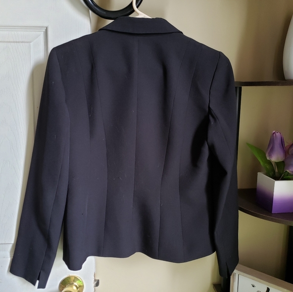 Classic Black Kasper Blazer - Picture 4 of 5